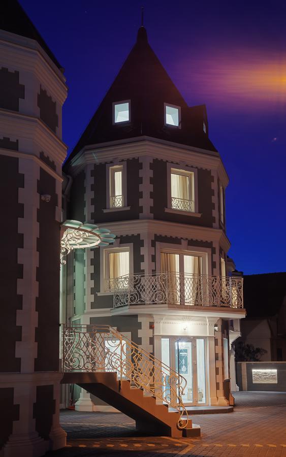 Castello Boutique Hotel Cacak Exterior photo