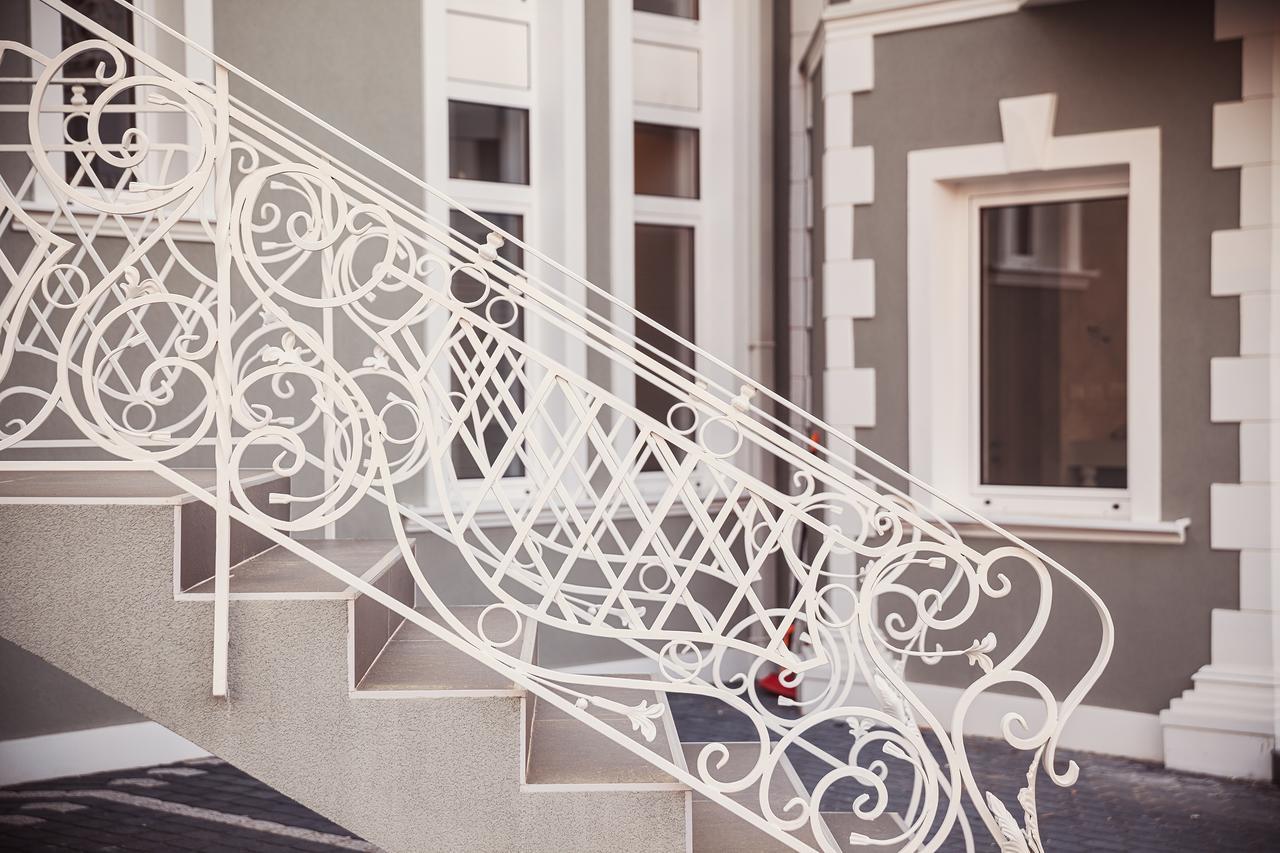Castello Boutique Hotel Cacak Exterior photo